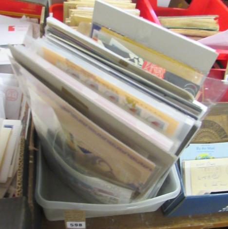 TUB OF MINT YEAR PACKS AND OTHER NEW ZEALAND STAMPS Image