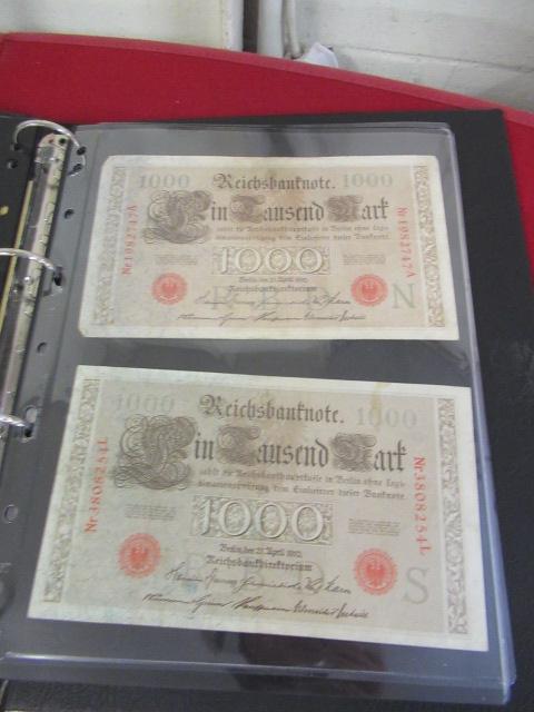ALBUM OF BRITISH AND WORLD BANK NOTES Image