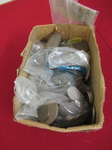 BOX OF BRITISH CUPRO NICKEL AND COPPER COINS WITH FIVE POUND NOTE Image
