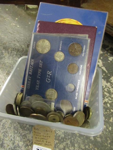 BOX OF SILVER AND OTHER COIN SETS AND LOOSE COINS Image