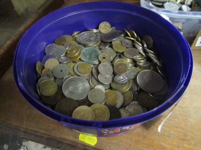 TIN OF WORLD COINS Image