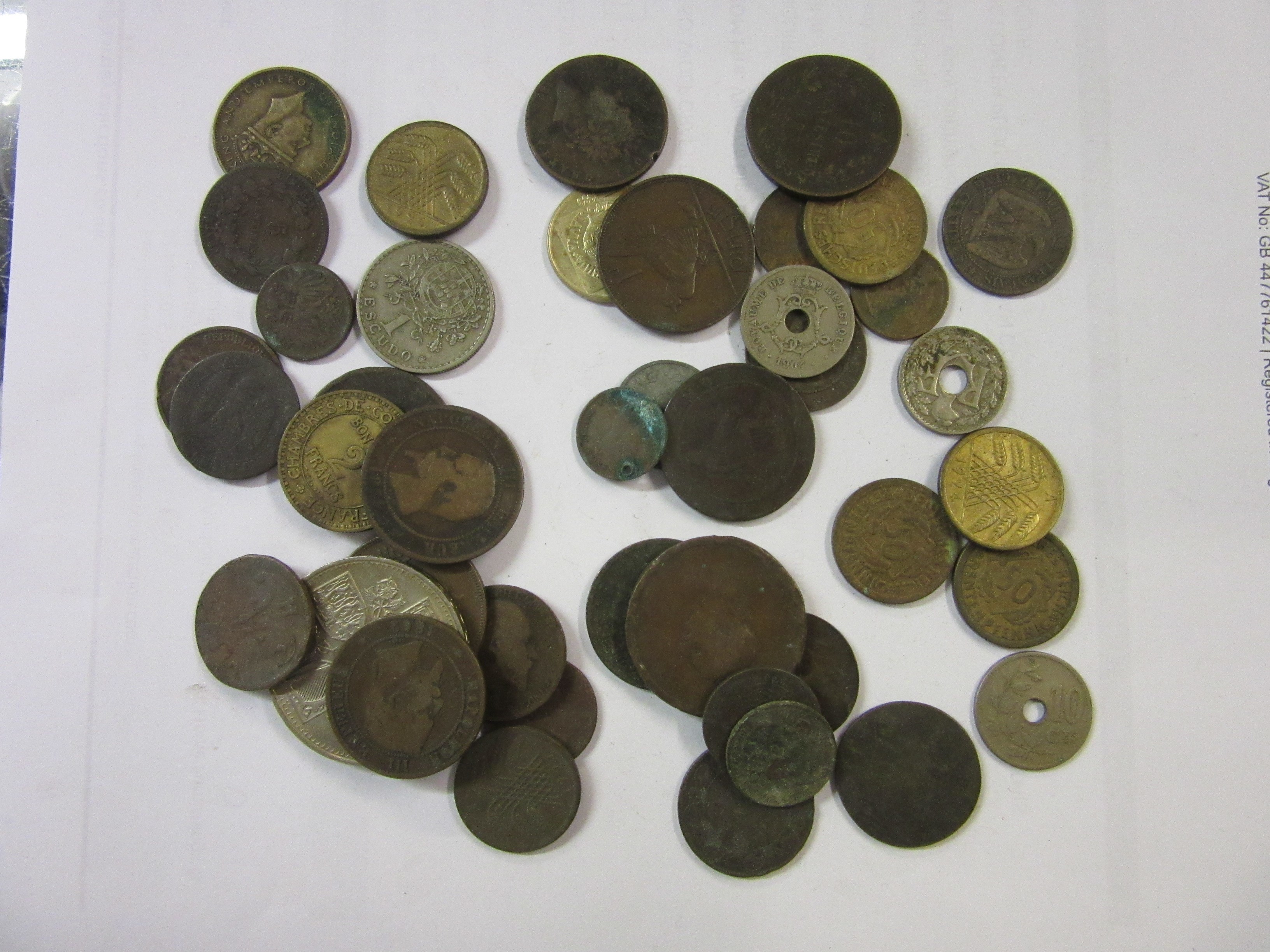 BOX OF WORLD COINS INCLUDING CHINESE 1927 MEMENTO YUAN DOLLAR AND EUROPEAN COINS Image