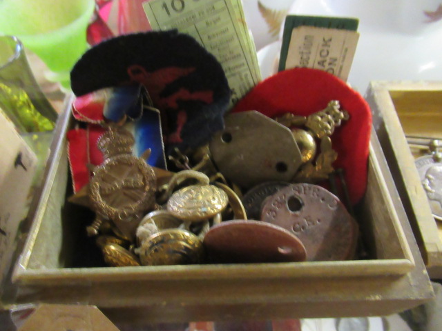 BOX OF WWI MILITARY EPHEMERA AND MEDALS Image