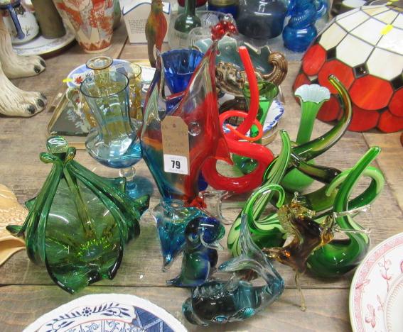 QUANTITY OF COLOURED GLASS Image