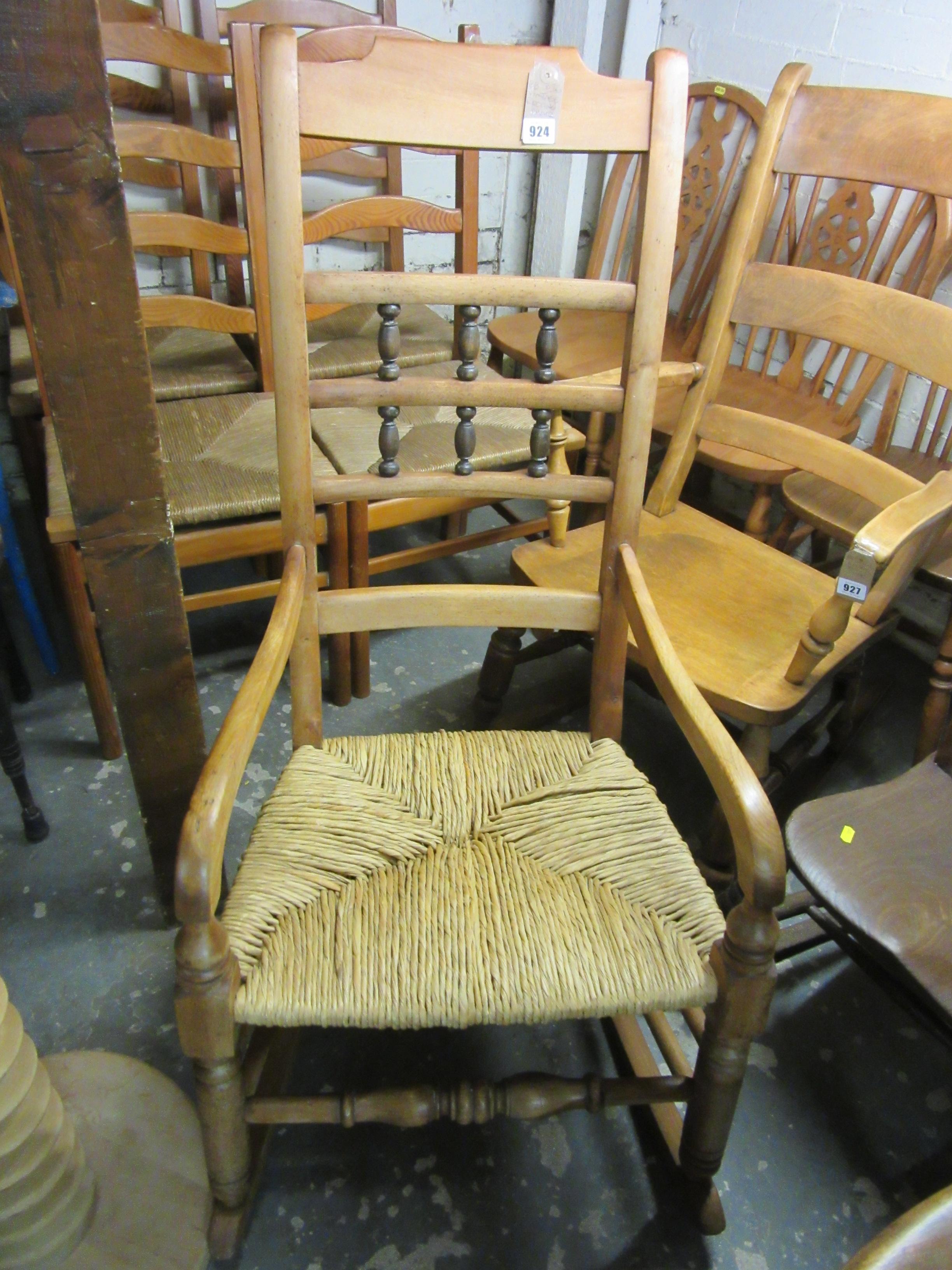 VINTAGE ROCKING CHAIR Image