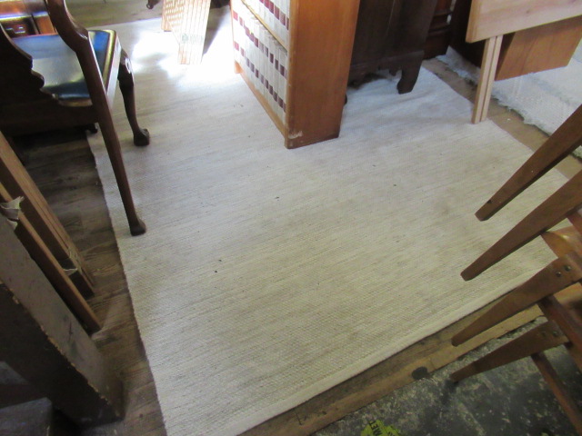 LIGHT BEIGE PURE WOOL RUG Image