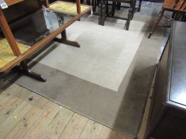 BEIGE RUG Image