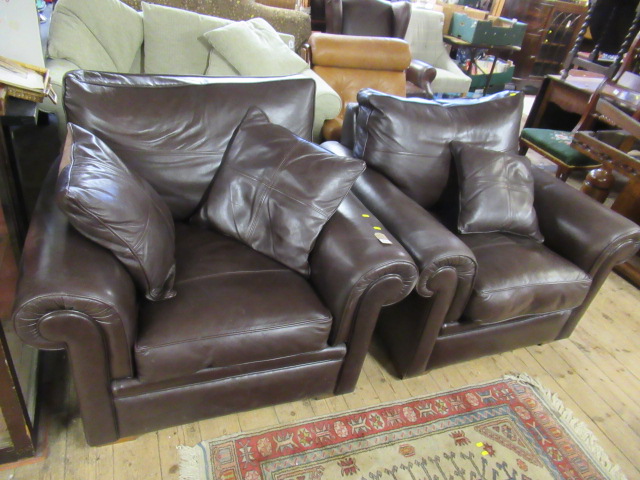PAIR OF ITALIAN LEATHER CHAIRS Image