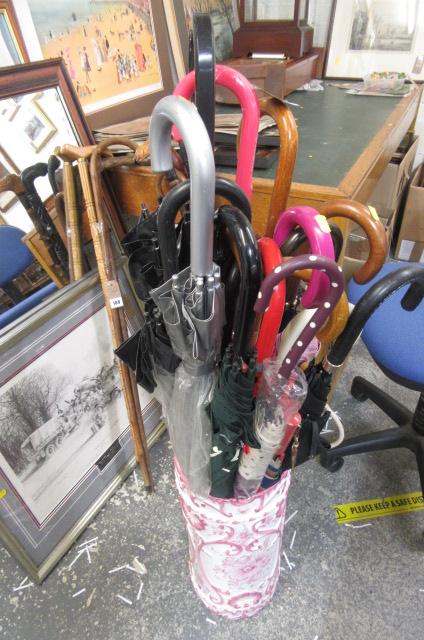 STICK STAND AND UMBRELLAS Image