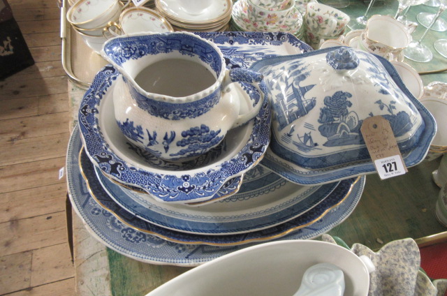 QUANTITY OF BLUE AND WHITE MEAT PLATES ETC Image