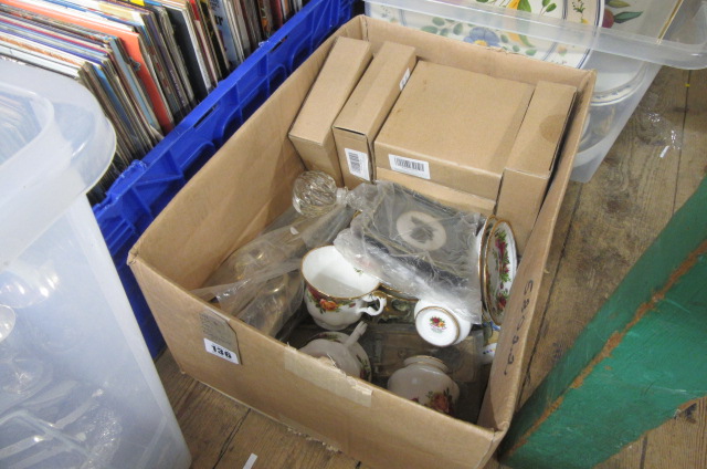 BOX OF MISCELLANEOUS INCLUDING BRASS WARE Image