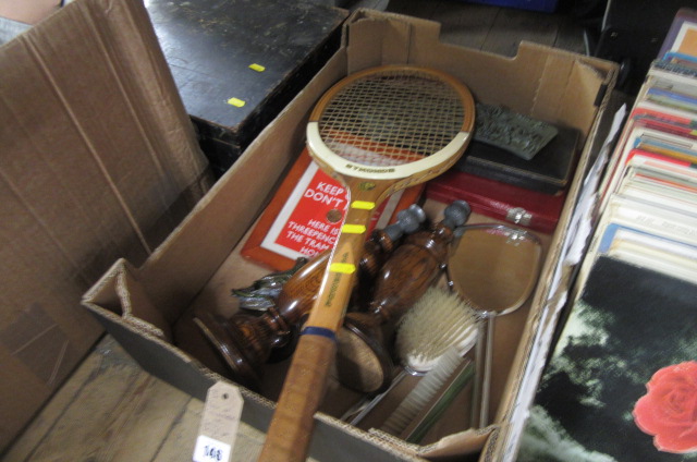 BOX OF COLLECTABLES INCLUDING SIGN  BRUSH SET ETC Image