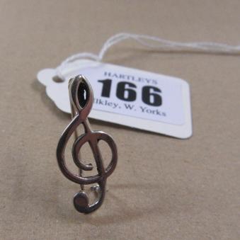 SILVER CLEF BROOCH Image