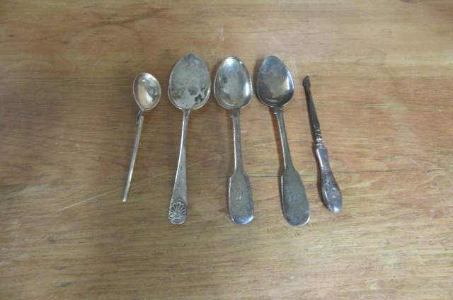 BOX OF SILVER SPOONS ETC Image