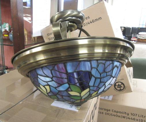 TIFFANY STYLE LIGHT FITTING Image