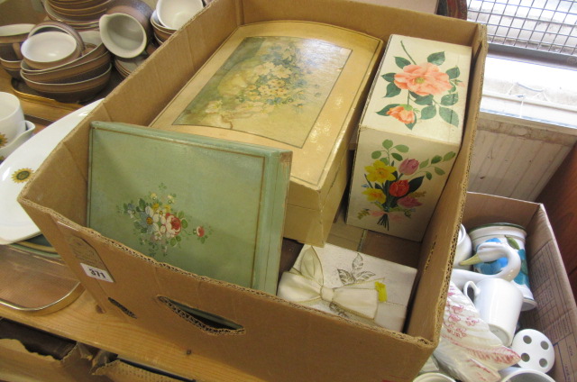 BOX OF BUTTONS AND SEWING ITEMS Image
