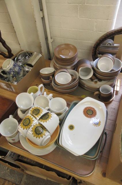TWO TRAYS OF MIXED CERAMICS Image