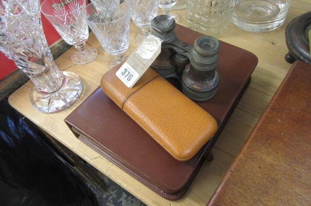 GENTS TOILET SET  FIELD GLASSES AND CIGAR CASE Image