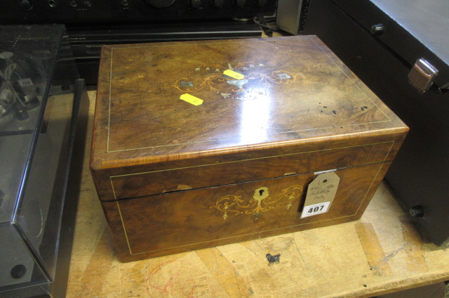WALNUT INLAID BOX Image