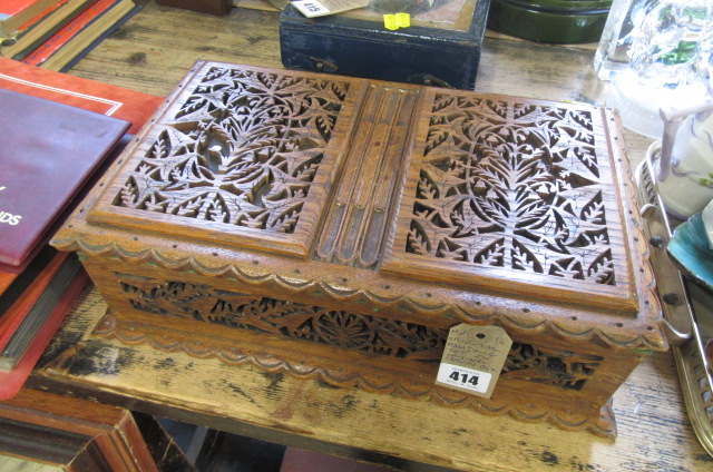 ORIENTAL MAH JONG SET IN CARVED BOX Image
