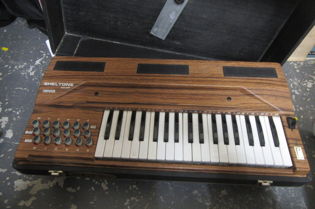 ELECTRIC ORGAN Image