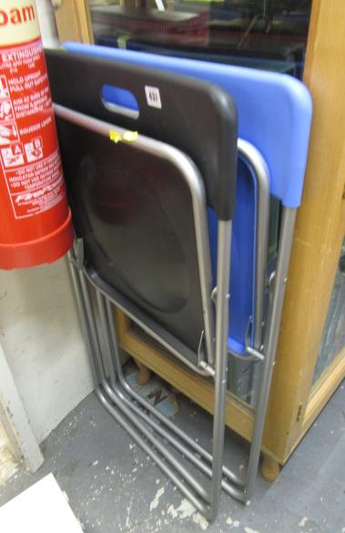 TWO FOLDING SEATS Image