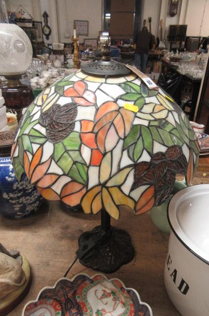 TIFFANY STYLE TABLE LAMP Image