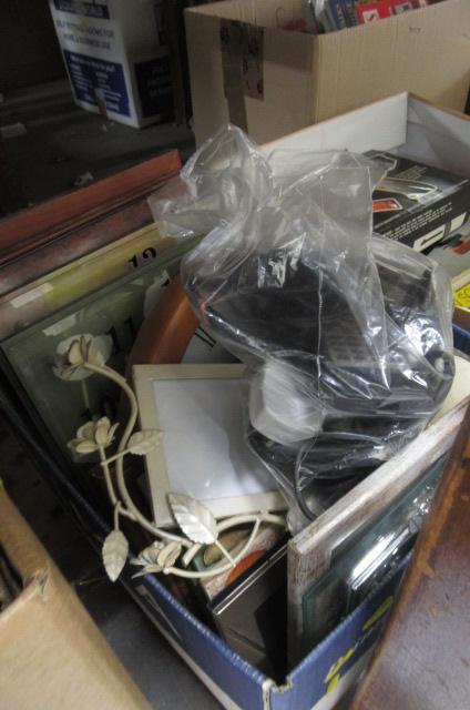 BOX OF MODERN PHOTO FRAMES AND CLOCKS Image