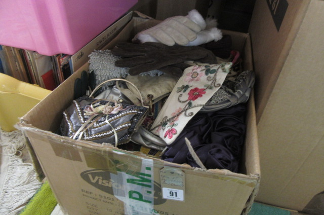 HANDBAGS AND GLOVES Image