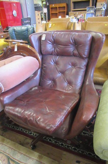 RETRO SWIVEL CHAIR Image