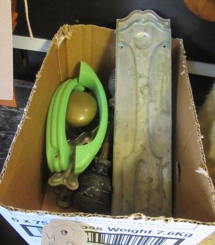 BOX OF VINTAGE DOOR HANDLES ETC Image