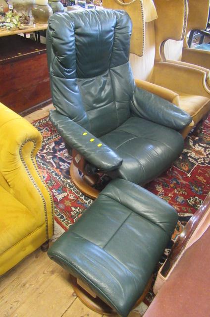 STRESSLESS LEATHER CHAIR AND STOOL Image
