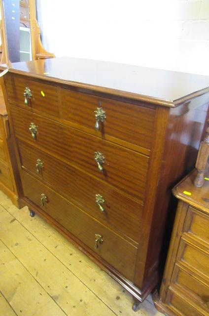 MAHOGANY FIVE DRAWER CHEST Image