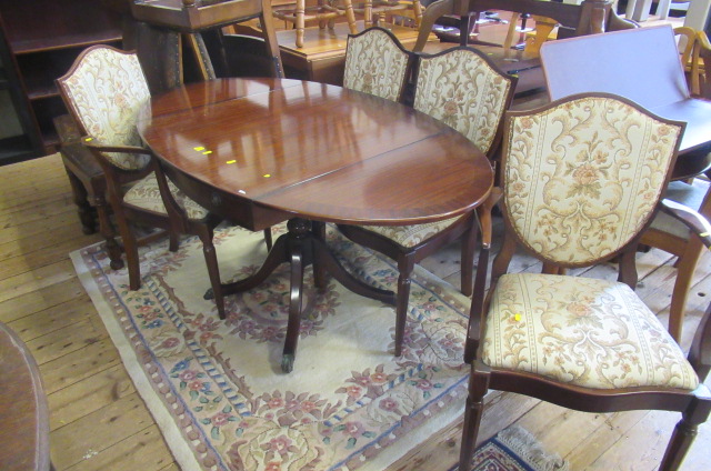 MAHOGANY DROP LEAF TABLE AND FOUR CHAIRS Image