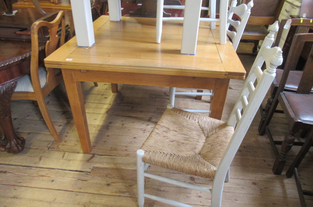 DRAW LEAF KITCHEN TABLE Image