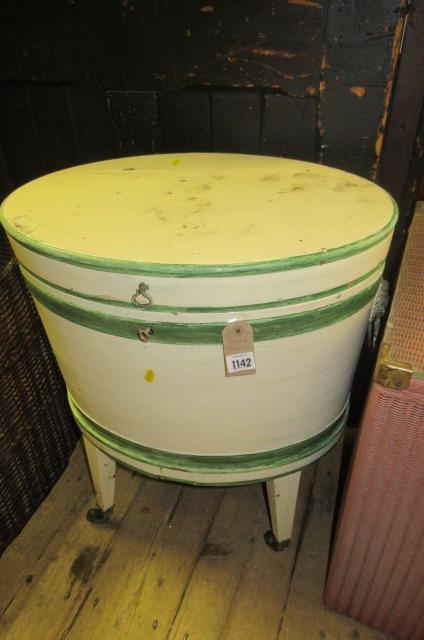 PAINTED WINE COOLER Image