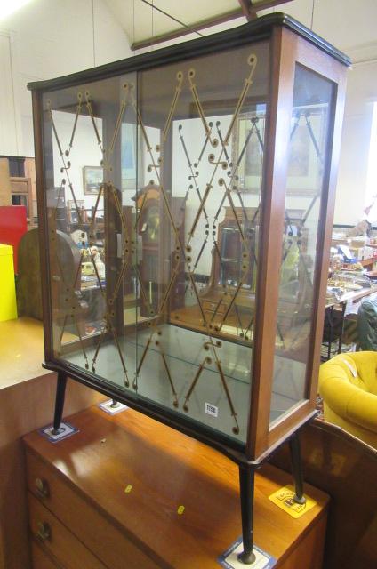 RETRO GLAZED CABINET Image