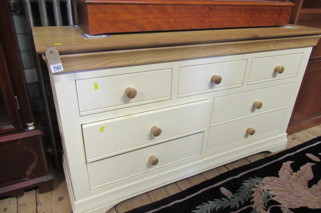 MODERN SIDEBOARD Image