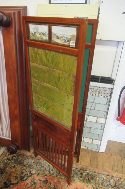 PANELLED SCREEN Image