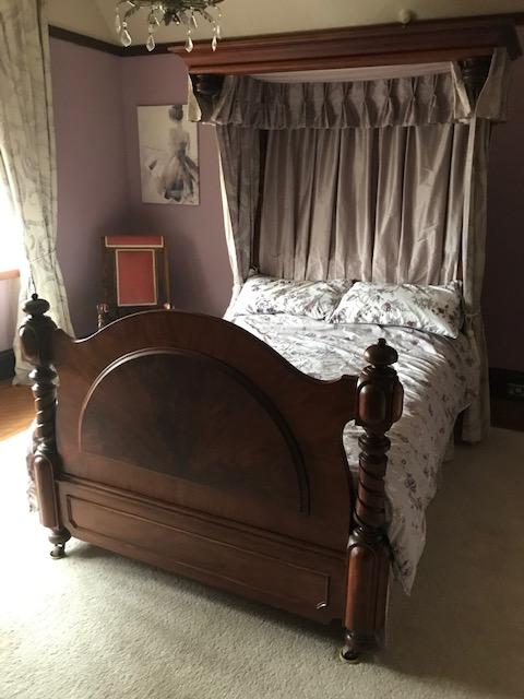 MAHOGANY HALF TESTER BED WITH UPHOLSTERY Image