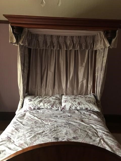 MAHOGANY HALF TESTER BED WITH UPHOLSTERY Image