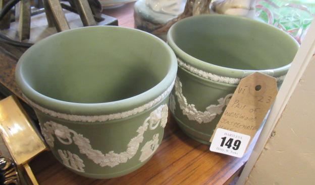 PAIR OF WEDGWOOD JASPERWARE VASES Image