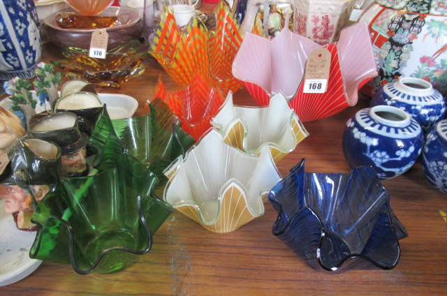 QUANTITY OF HANDKERCHIEF VASES Image