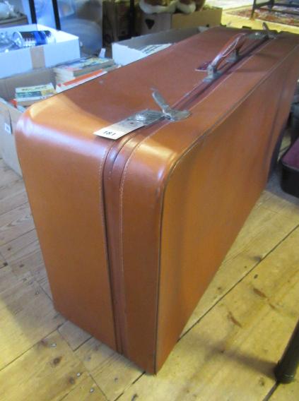 VINTAGE SUITCASE Image