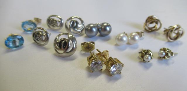 GOLD  SILVER AND OTHER EARRINGS Image