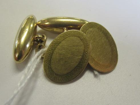 PAIR OF 18CT GOLD OVAL CUFFLINKS Image