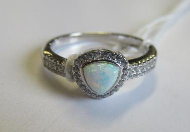SILVER OPAL SET RING Image