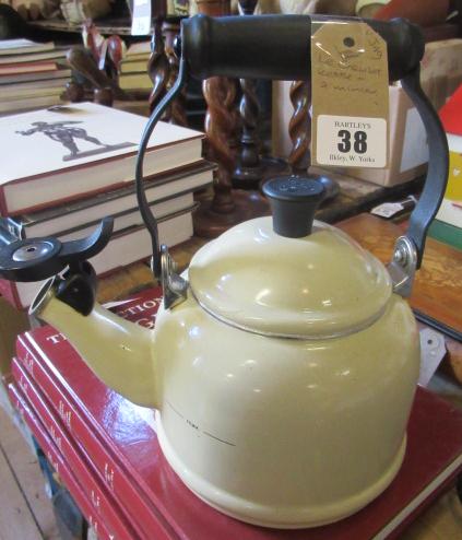 LE CRUESET KETTLE AND PORKERT MINCER Image