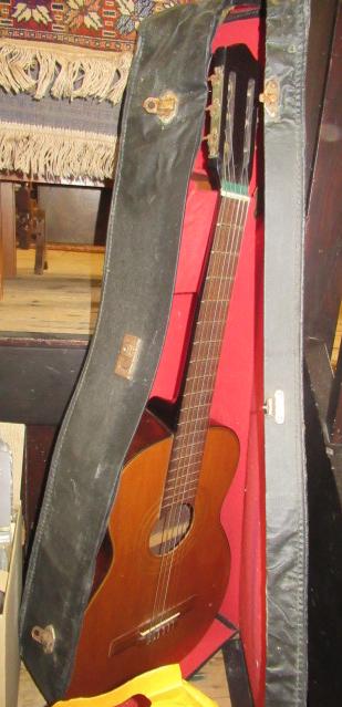 MANUEL SEGURA GUITAR IN CASE Image