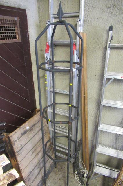 METAL GARDEN PAGODA Image